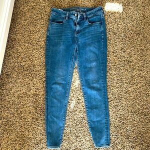 American Eagle skinny blue jeans 
Size 6
Super Stretchy